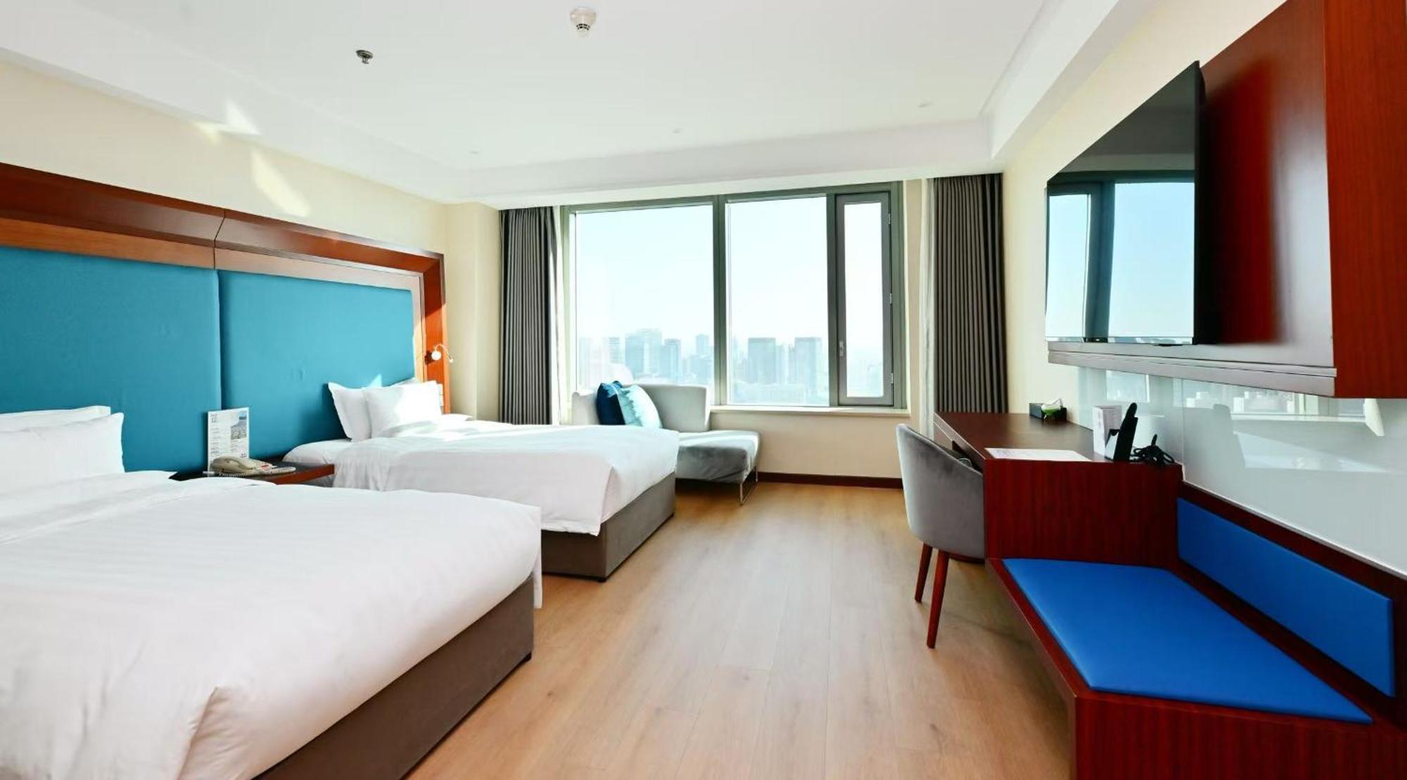 Novotel Atlantis Shanghai - Price And Value Breakfast In The Clouds With River View In The Revolving Restaurant &24H Free Self-Laundry Шанхай Екстер'єр фото