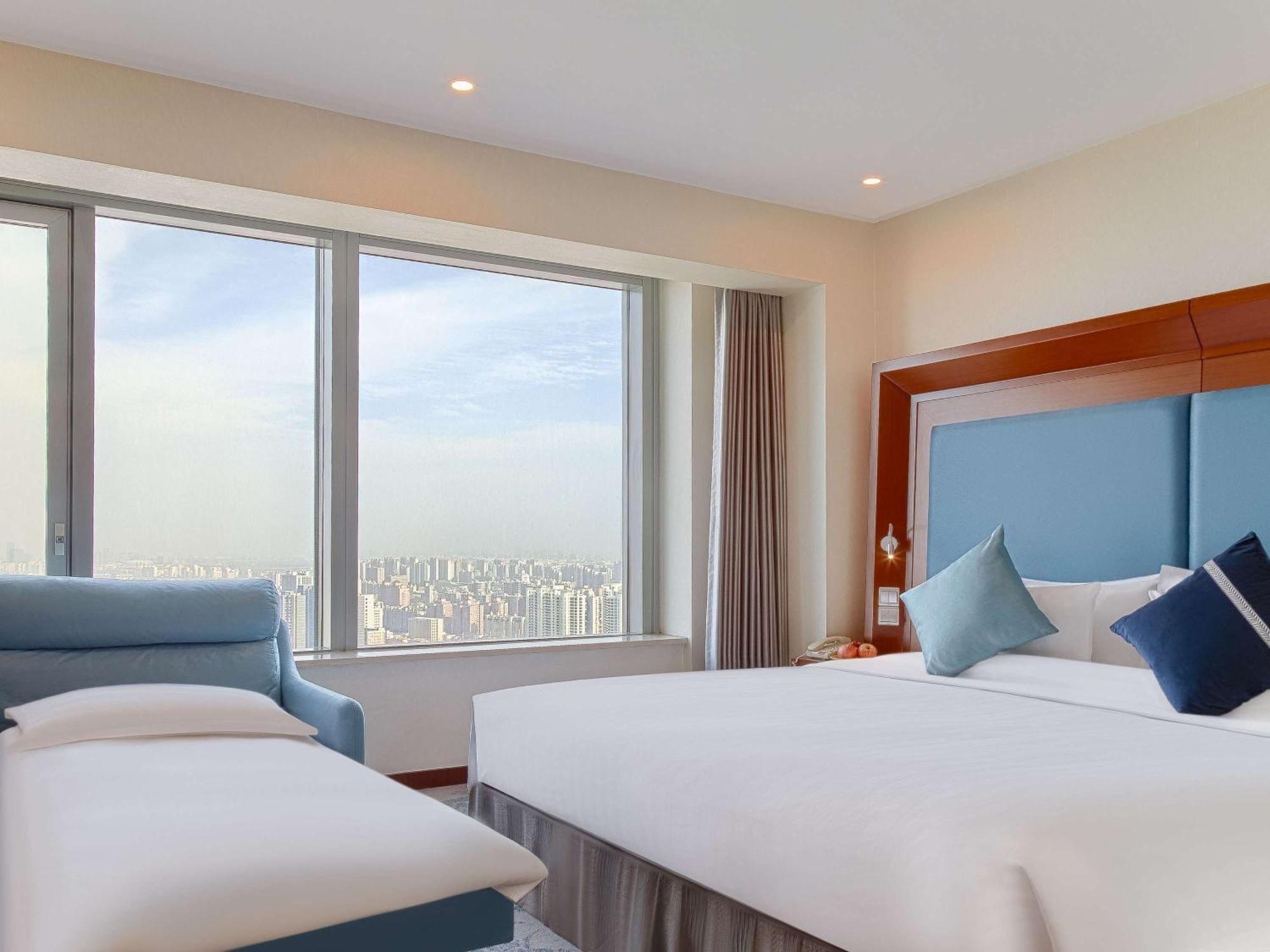 Novotel Atlantis Shanghai - Breakfast In The Clouds With River View In The Revolving Restaurant & 24Hours Free Self-Laundry Екстер'єр фото