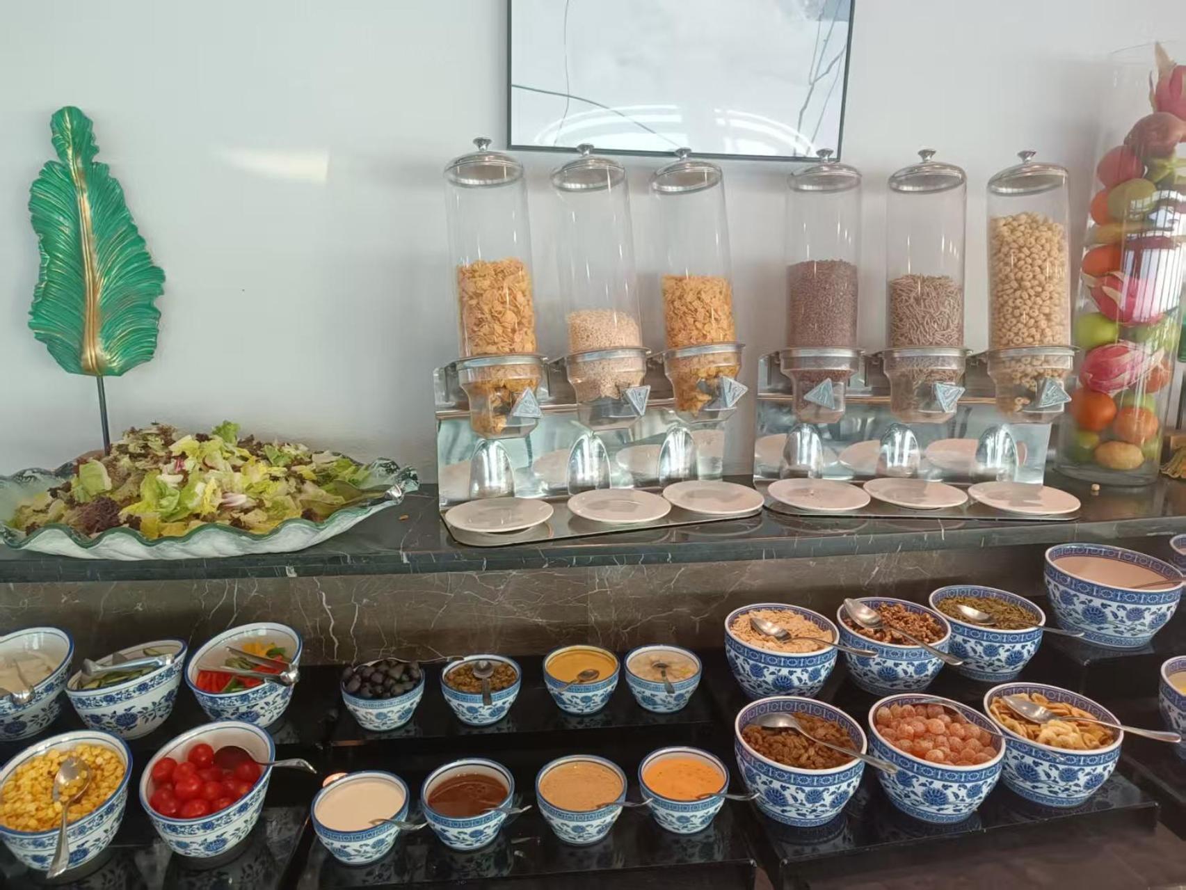 Novotel Atlantis Shanghai - Price And Value Breakfast In The Clouds With River View In The Revolving Restaurant &24H Free Self-Laundry Шанхай Екстер'єр фото