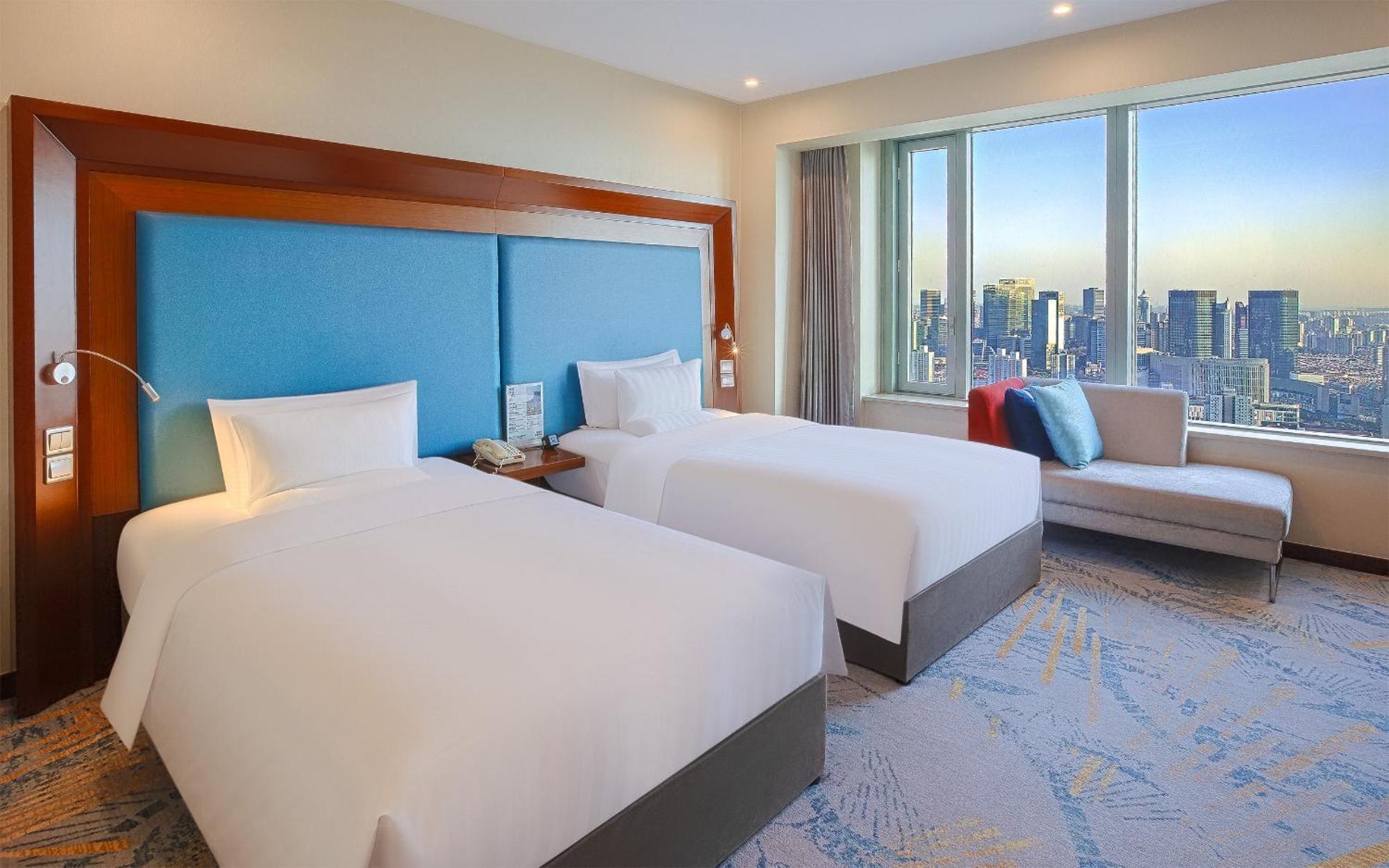 Novotel Atlantis Shanghai - Breakfast In The Clouds With River View In The Revolving Restaurant & 24Hours Free Self-Laundry Екстер'єр фото